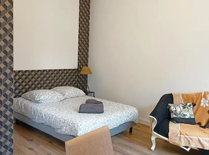 Le 28 Frater Апартаменты